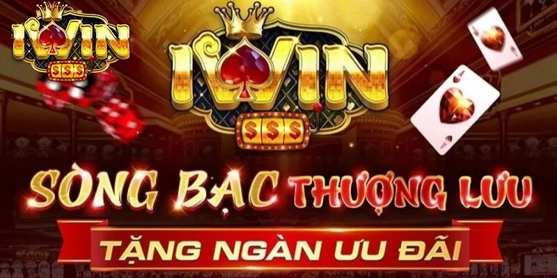 Bàn chơi Poker với chip và lá bài tại mb6 đăng nhập